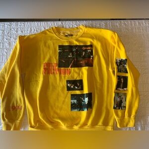 Women's Small Yellow Pulp Fiction Movie Graphic Crewneck Sweatshirt Long Sleeve